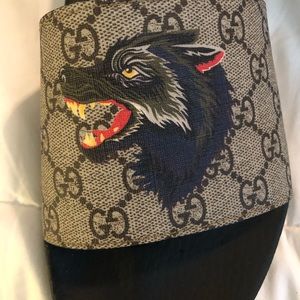 Gucci sliders, no box only a Gucci bag